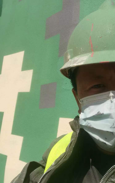 阿里迷彩漆未完全固化；